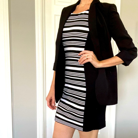 EXPRESS Black & White Striped Mini - Picture 2 of 6